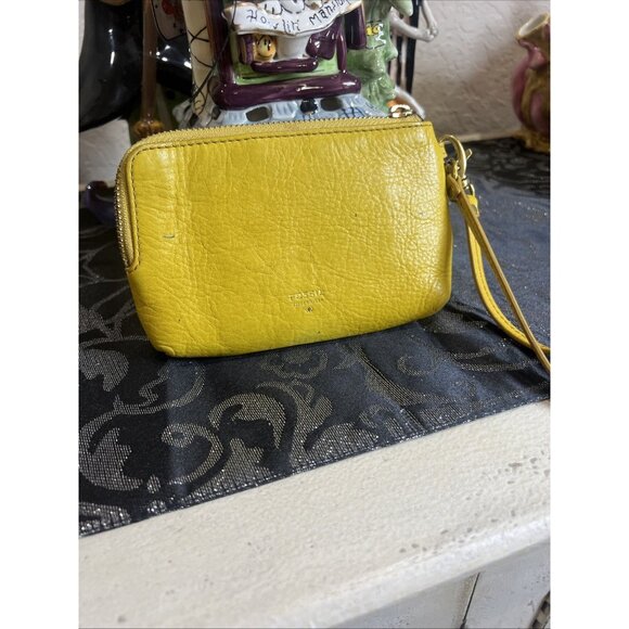 Fossil Leather Yellow Mustard Studded Wristlet Wallet - Picture 2 of 15
